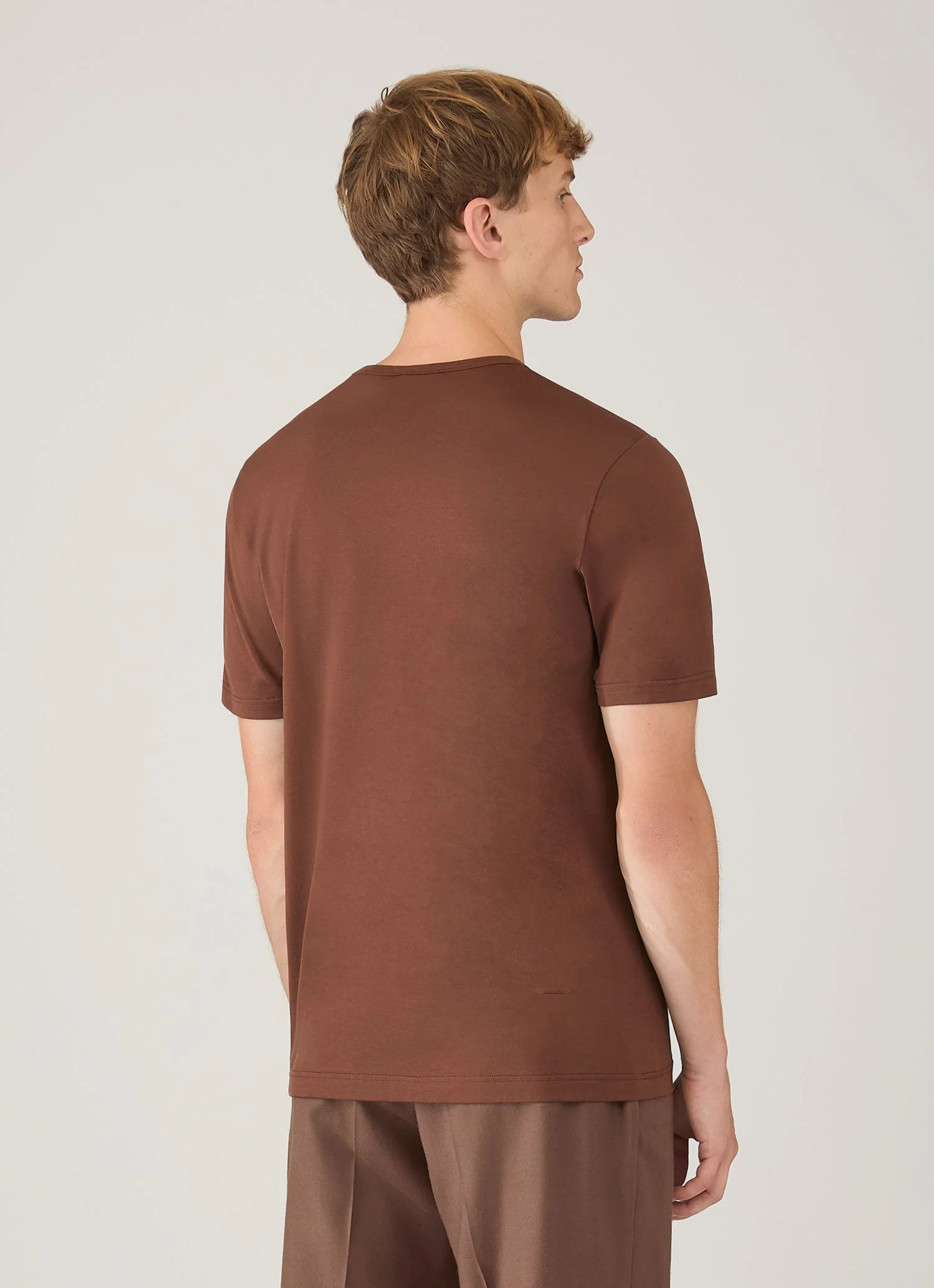 Men's Classic T-shirt in Conker Brown - Image 5